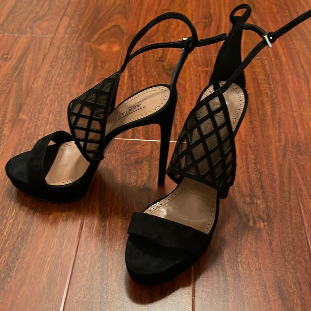 New Alaia Heels, size 36
